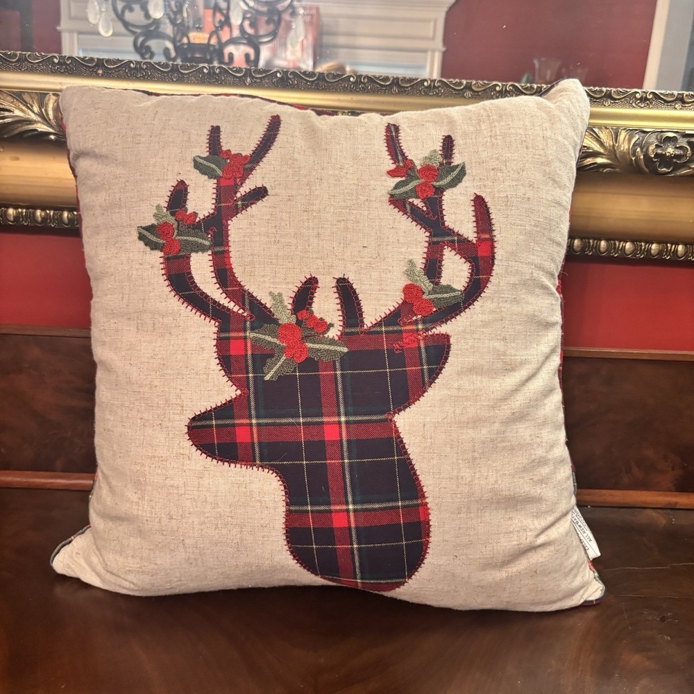 NWT Sheffield Home Reindeer Pillow 20x20 Christmas Tartan Plaid Deer‎ Holiday
